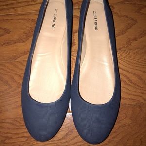Call it Spring navy flats